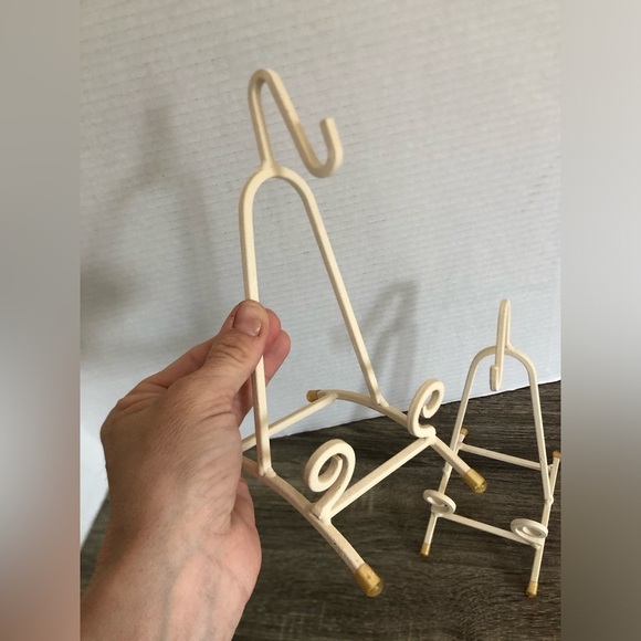 Off White Teacup and Saucer Display Holders - Picture 3 of 8